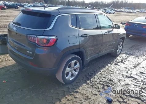 2018 Jeep Compass Latitude 4X4 z USA, uszkodzony, nr VIN 3C4NJDBB0JT316396